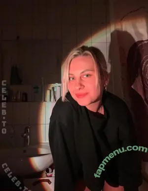 Larissa Lange / langeelarissa / larissa-lange nude photo #0054