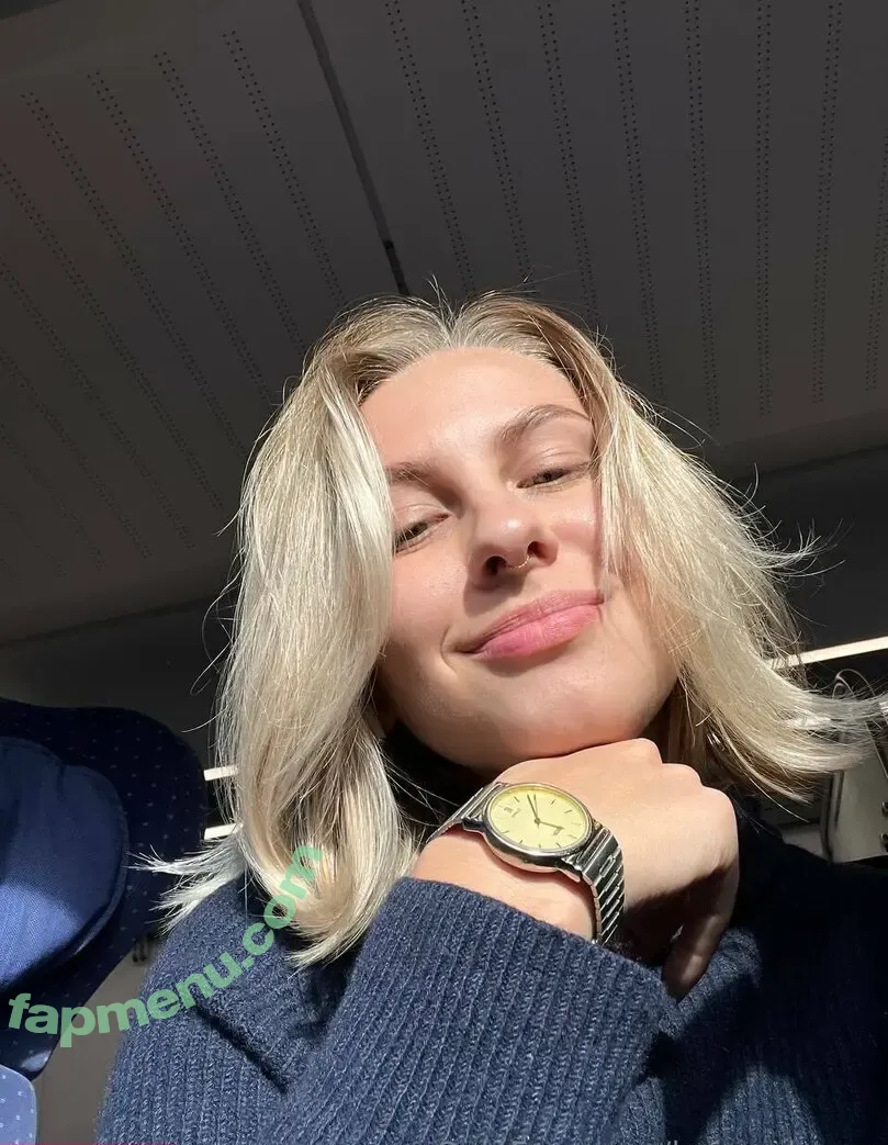 Larissa Lange nude photo #0010 (langeelarissa / larissa-lange)