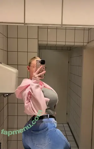 Larissa.lhaa nude photo #0012