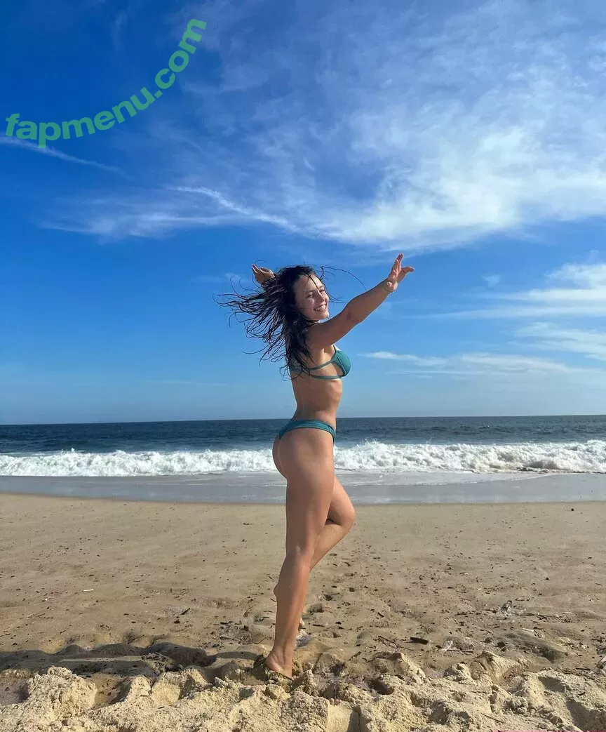 Larissa Manoela nude photo #0515 (larissamanoela)