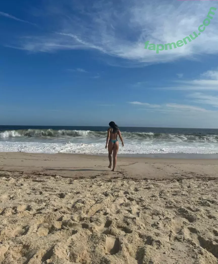 Larissa Manoela nude photo #0520 (larissamanoela)