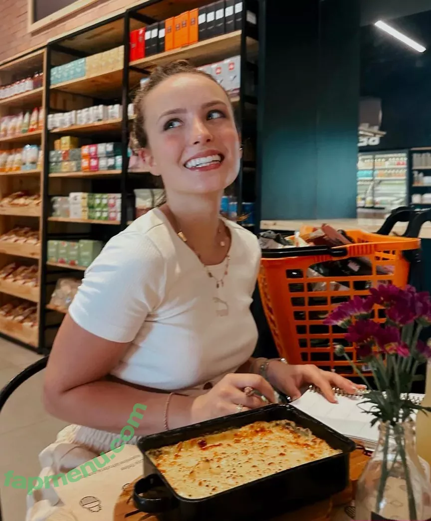 Larissa Manoela nude photo #0527 (larissamanoela)