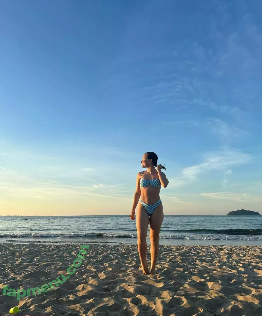 Larissa Manoela nude photo #0600 (larissamanoela)