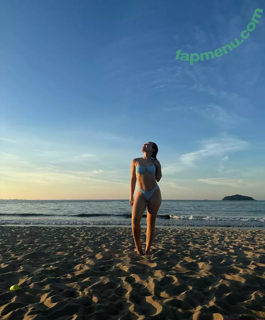 Larissa Manoela nude photo #0602 (larissamanoela)