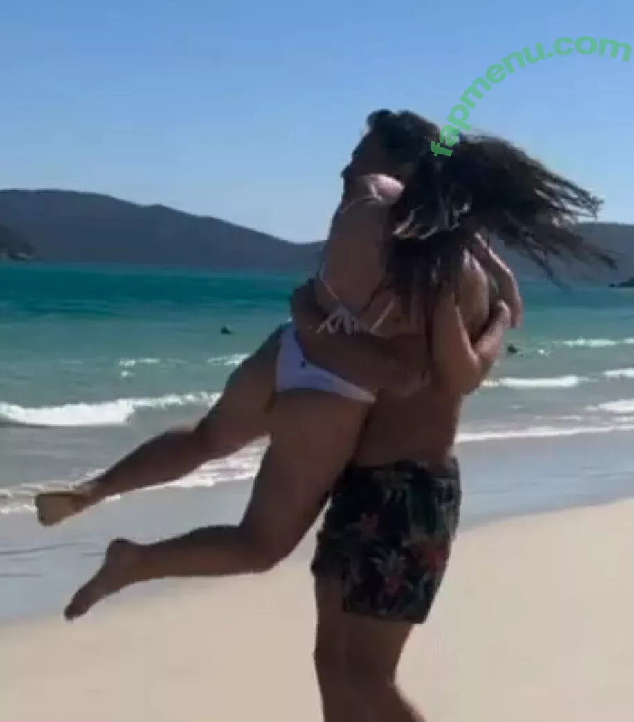 Larissa Manoela nude photo #0708 (larissamanoela)