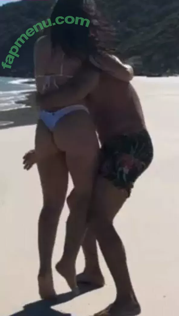 Larissa Manoela nude photo #0709 (larissamanoela)