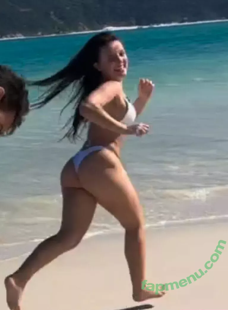 Larissa Manoela nude photo #0711 (larissamanoela)