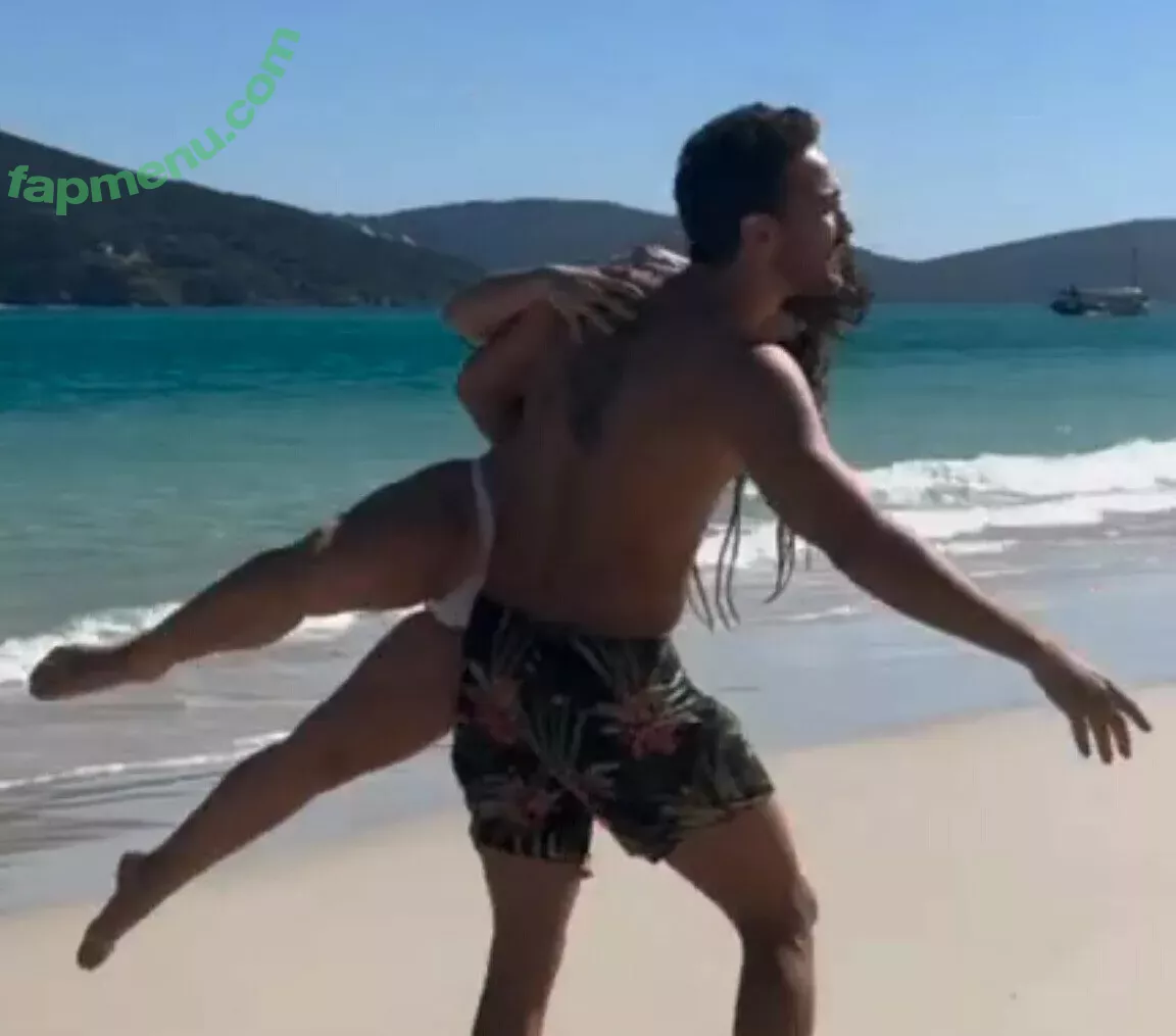 Larissa Manoela nude photo #0720 (larissamanoela)