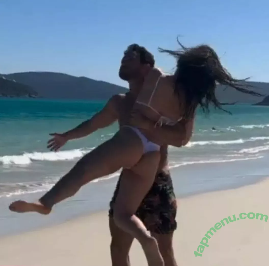 Larissa Manoela nude photo #0724 (larissamanoela)