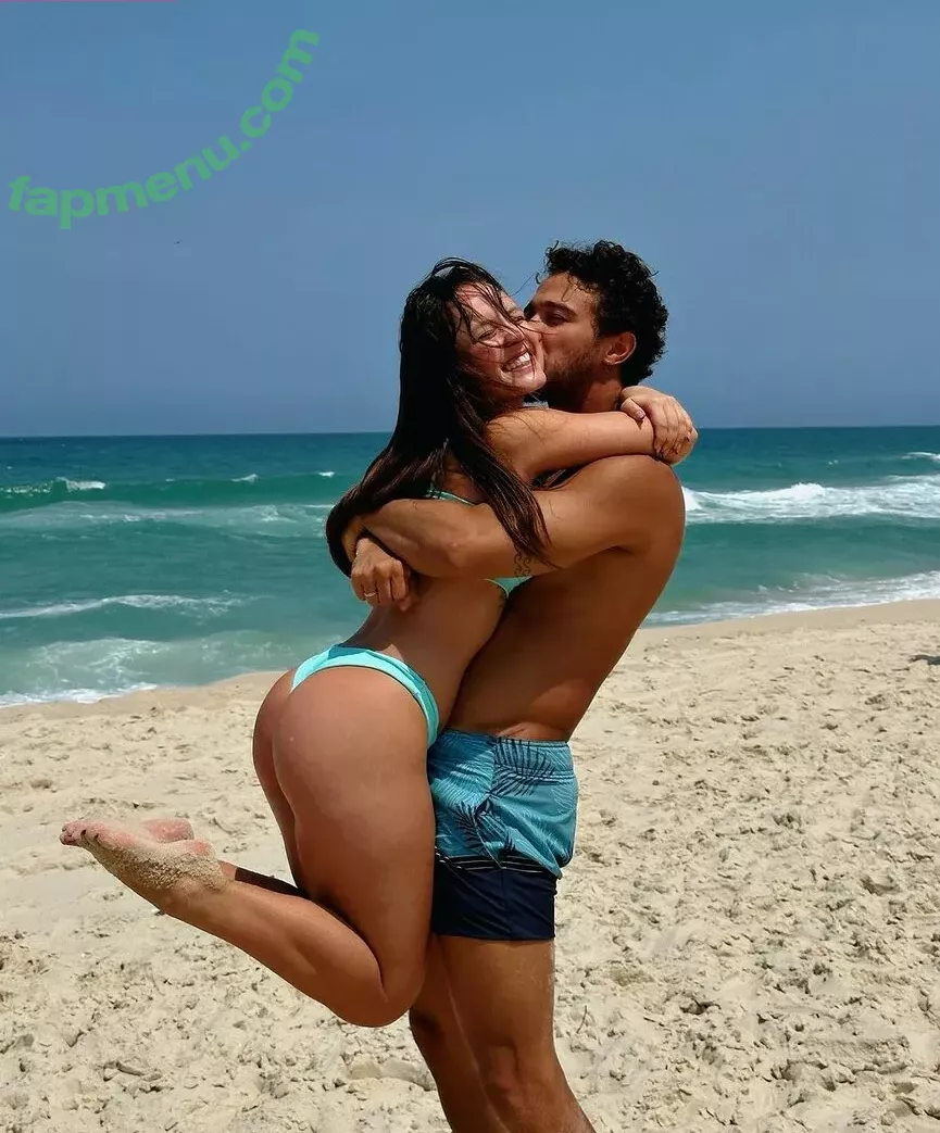 Larissa Manoela nude photo #0728 (larissamanoela)