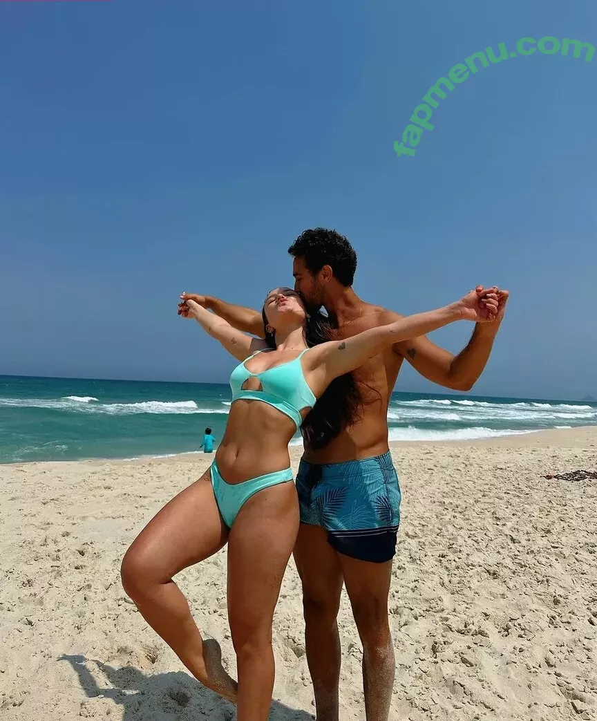 Larissa Manoela nude photo #0729 (larissamanoela)