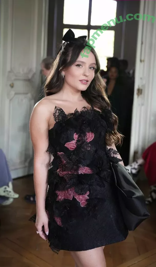 Larissa Manoela nude photo #0743 (larissamanoela)