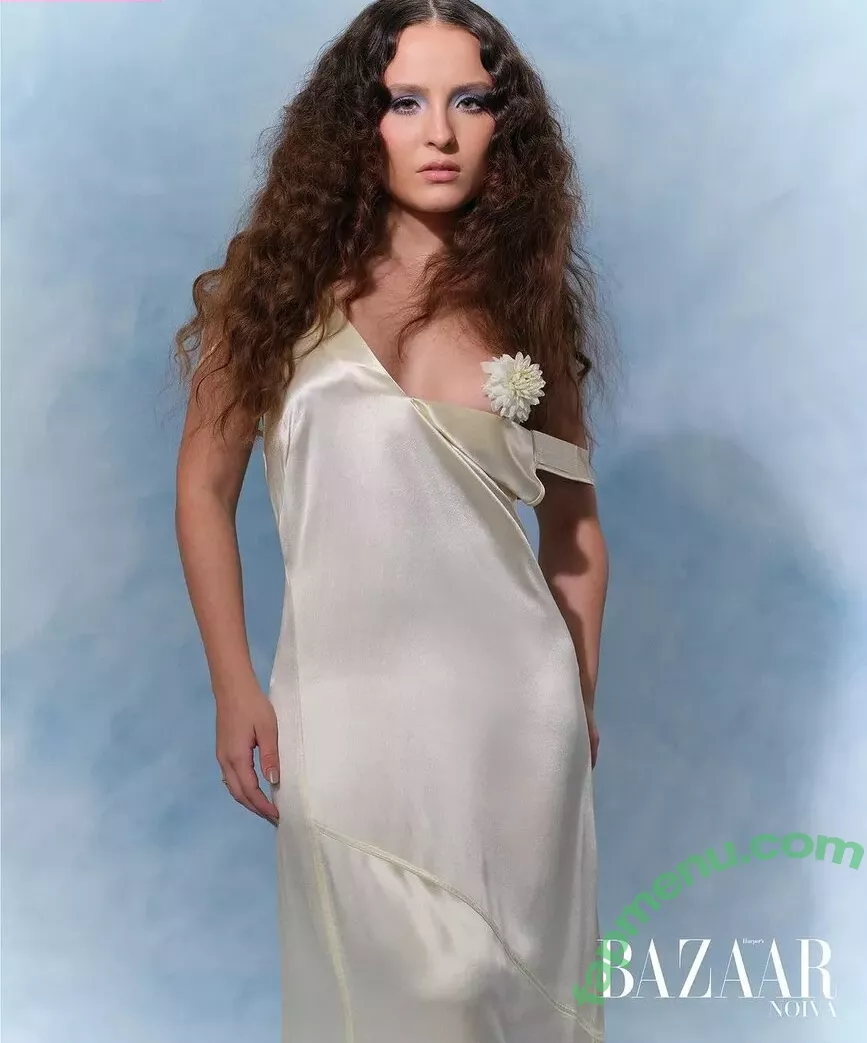 Larissa Manoela nude photo #0805 (larissamanoela)