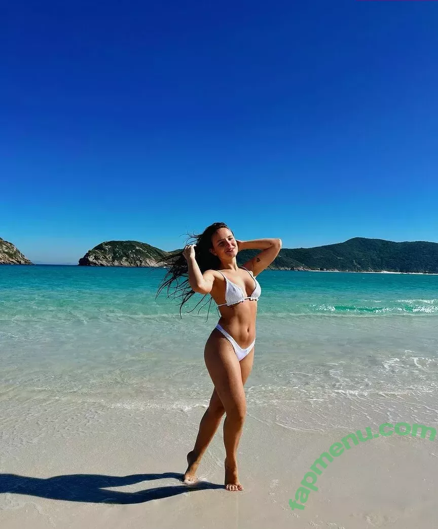 Larissa Manoela nude photo #0861 (larissamanoela)