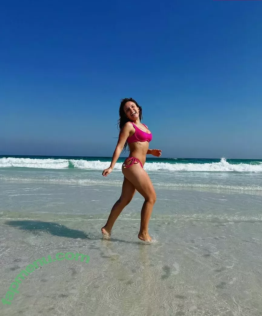 Larissa Manoela nude photo #0867 (larissamanoela)