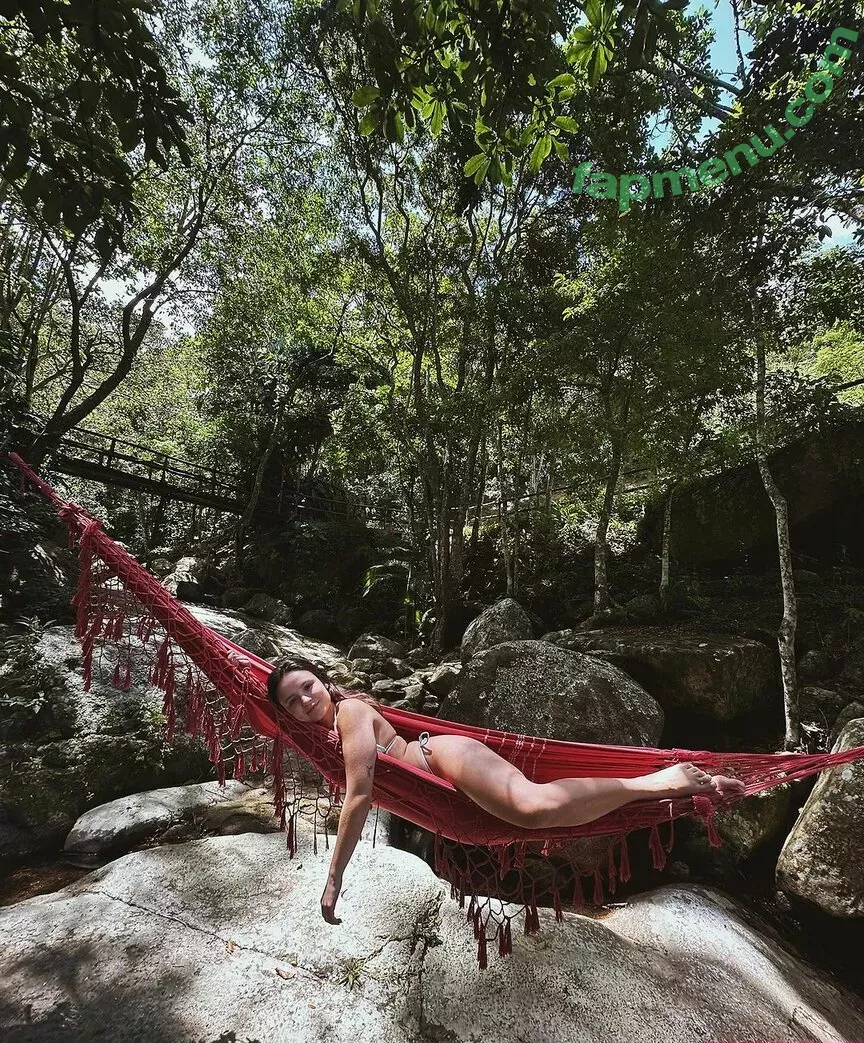 Larissa Manoela nude photo #0875 (larissamanoela)