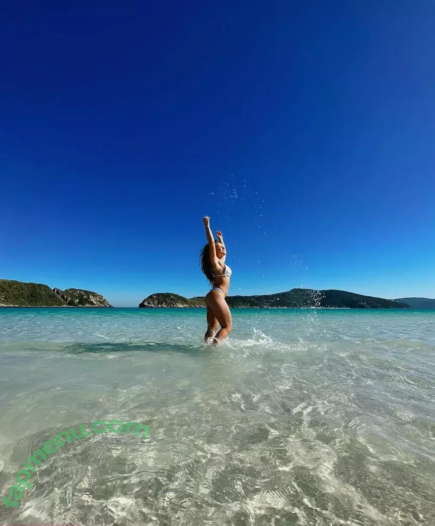 Larissa Manoela nude photo #0876 (larissamanoela)