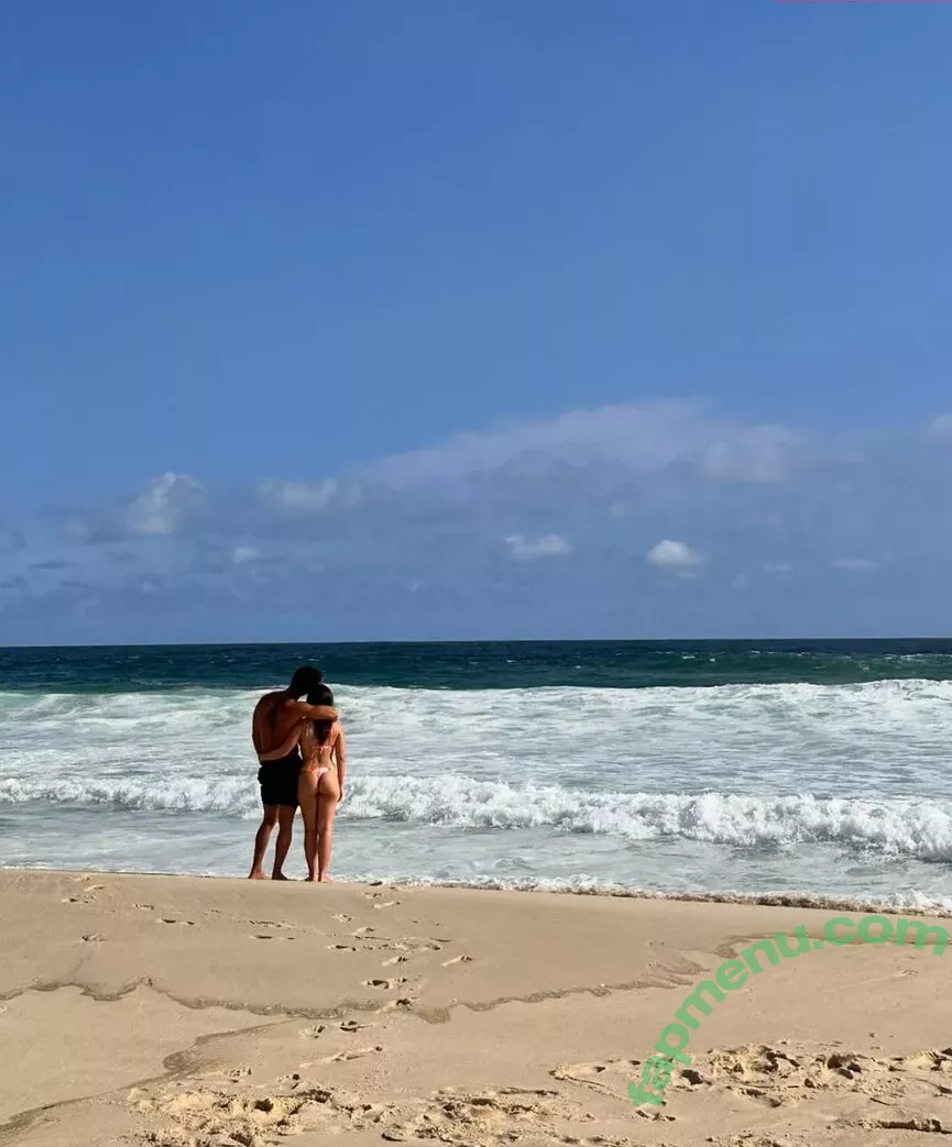 Larissa Manoela nude photo #0893 (larissamanoela)