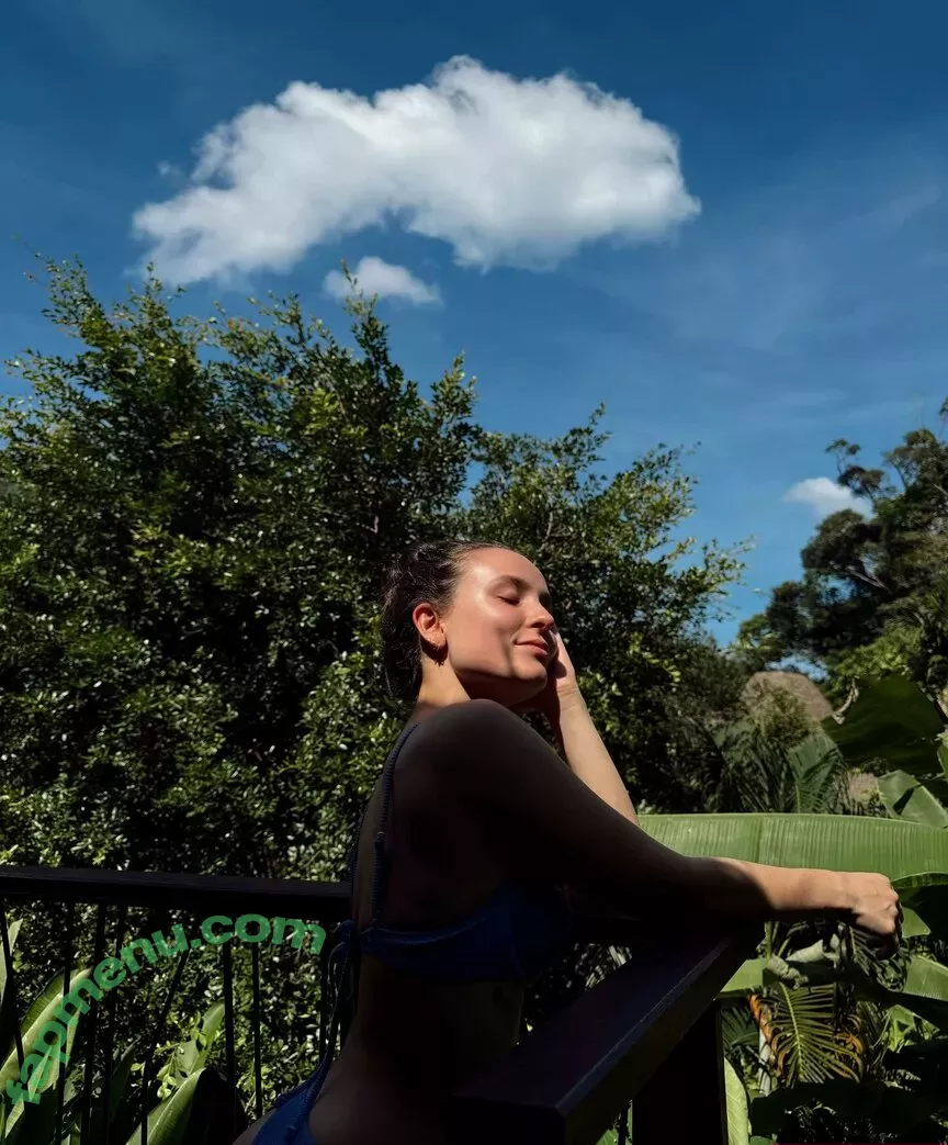 Larissa Manoela nude photo #1126 (larissamanoela)