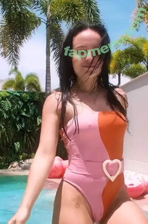 Larissa Manoela nude photo #1308 (larissamanoela)