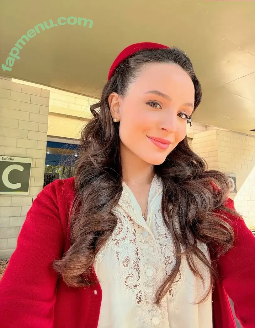 Larissa Manoela nude photo #1451 (larissamanoela)