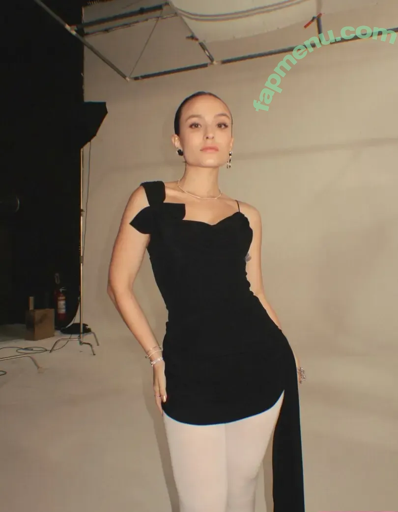 Larissa Manoela nude photo #1488 (larissamanoela)