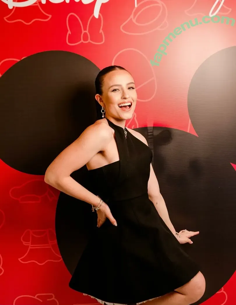 Larissa Manoela nude photo #1526 (larissamanoela)