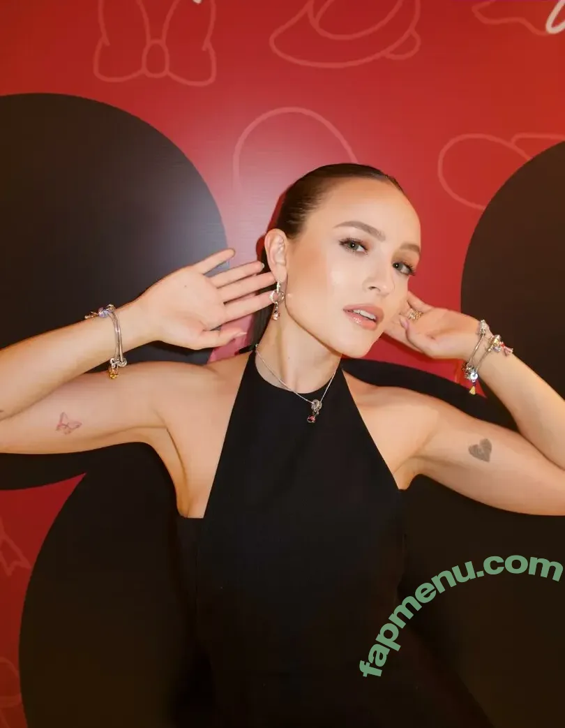 Larissa Manoela nude photo #1528 (larissamanoela)