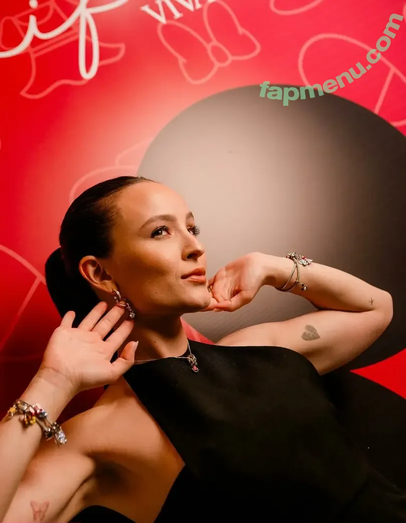 Larissa Manoela nude photo #1529 (larissamanoela)