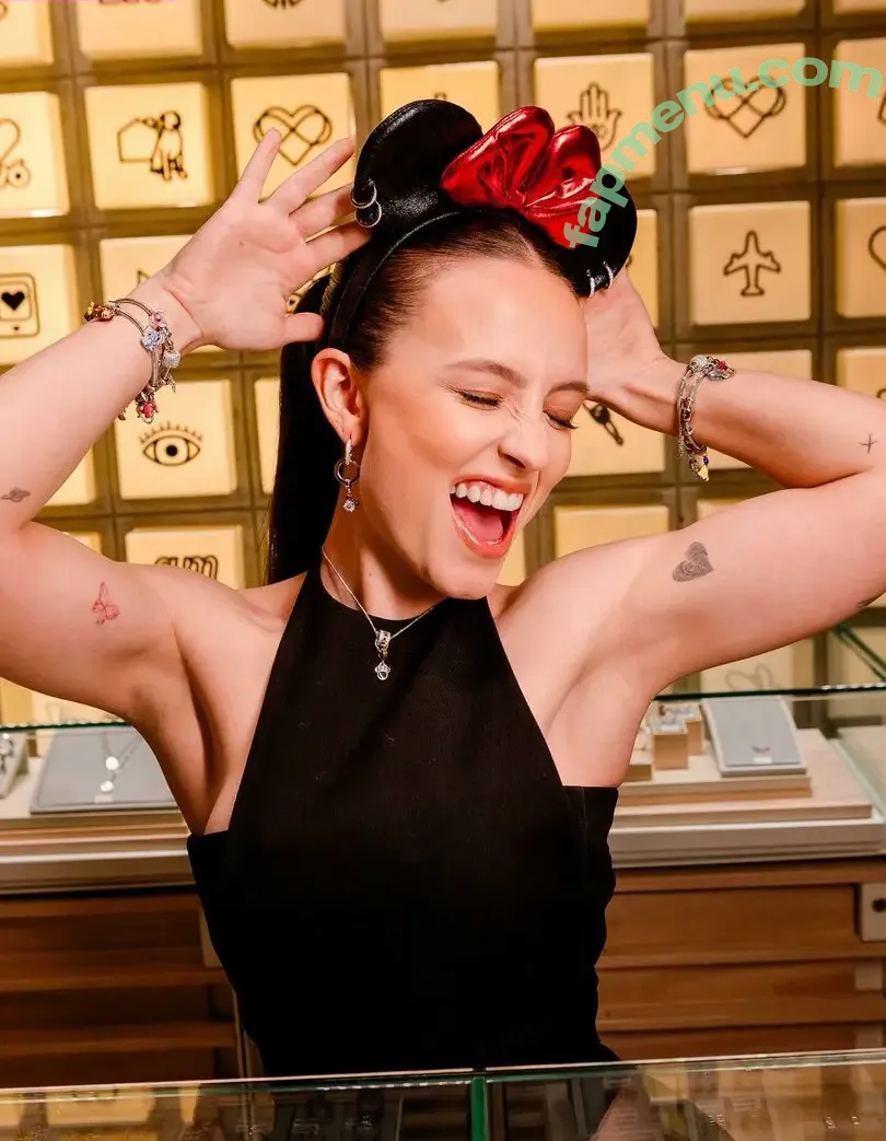 Larissa Manoela nude photo #1532 (larissamanoela)