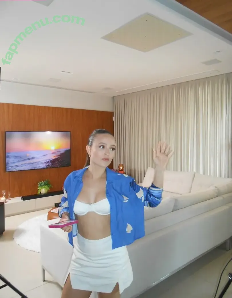 Larissa Manoela nude photo #1591 (larissamanoela)