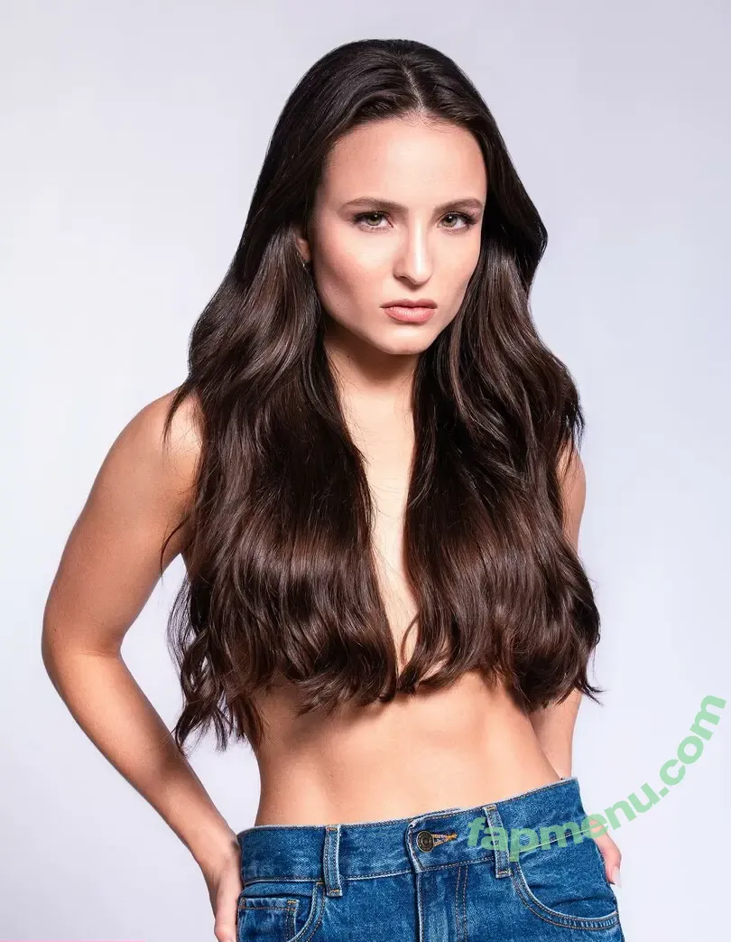 Larissa Manoela nude photo #1615 (larissamanoela)