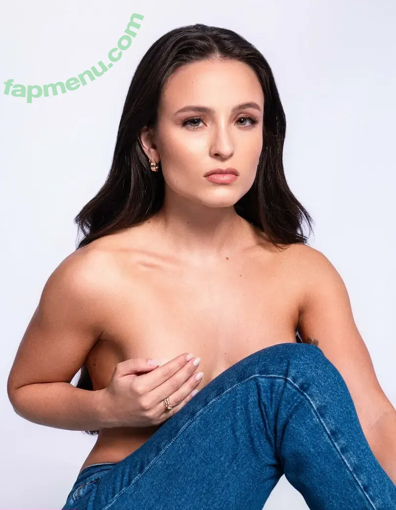Larissa Manoela nude photo #1617 (larissamanoela)