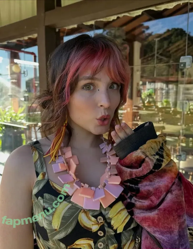 Larissa Manoela nude photo #1688 (larissamanoela)