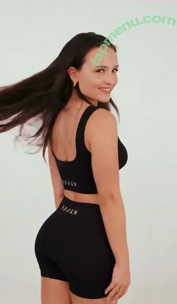 Larissa Manoela nude photo #1703 (larissamanoela)