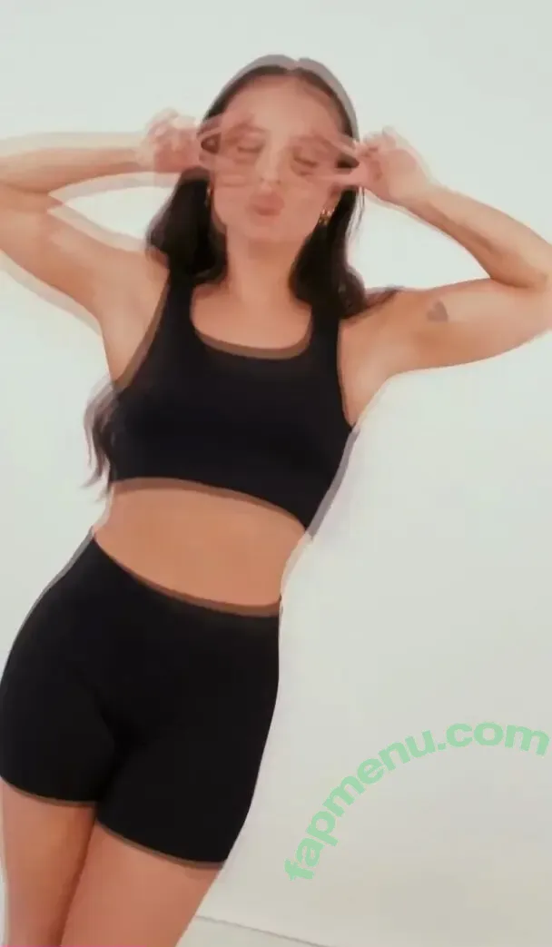 Larissa Manoela nude photo #1716 (larissamanoela)