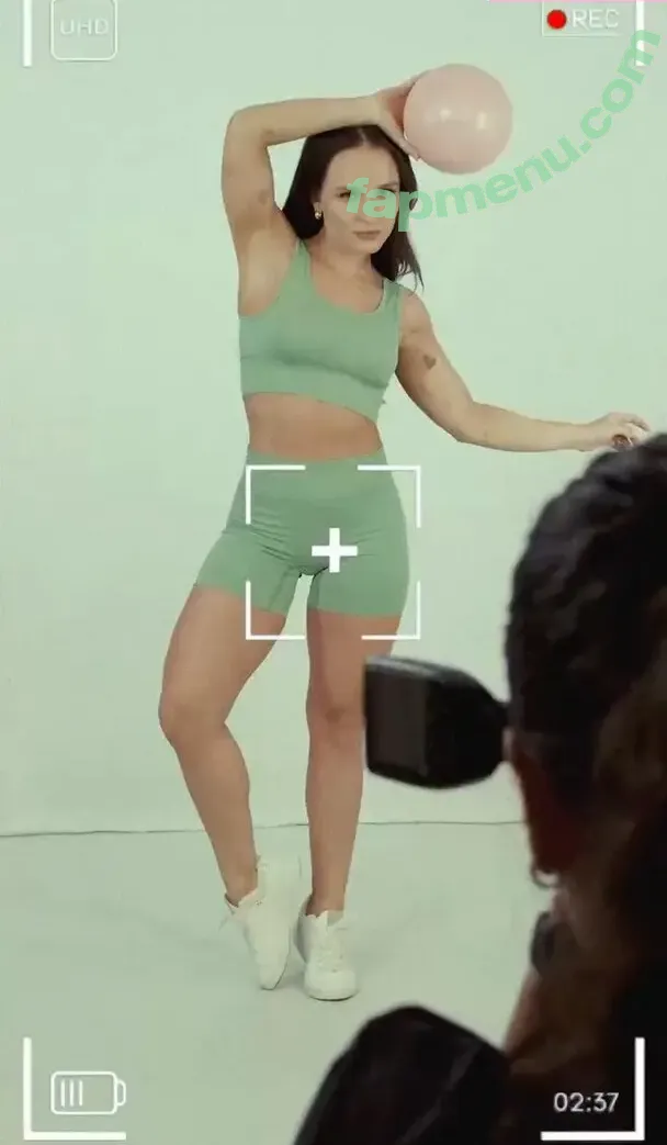 Larissa Manoela nude photo #1723 (larissamanoela)