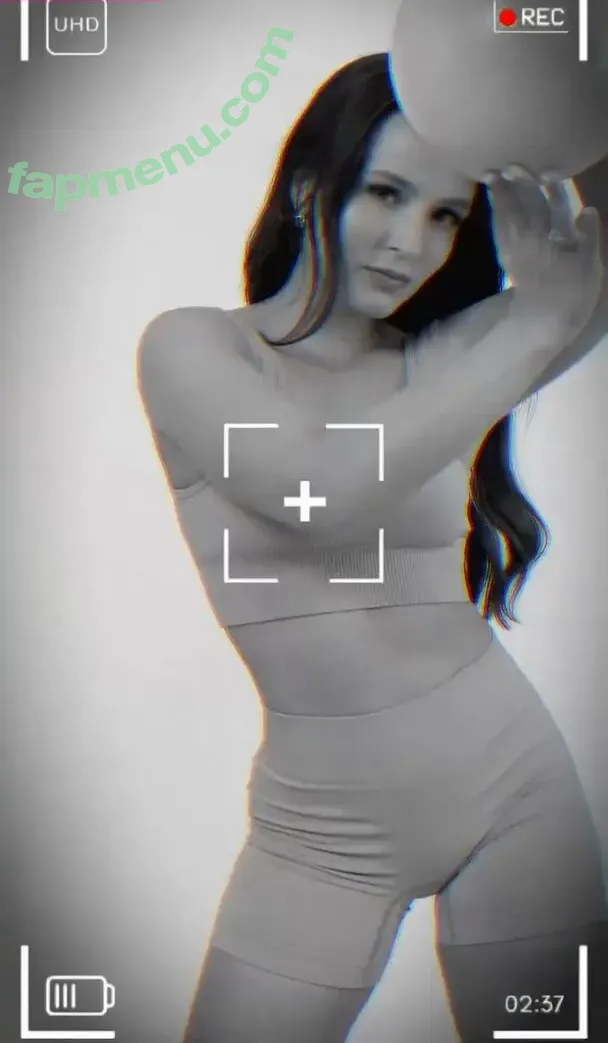 Larissa Manoela nude photo #1734 (larissamanoela)