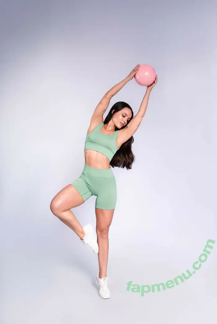 Larissa Manoela nude photo #1753 (larissamanoela)