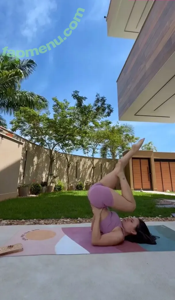 Larissa Manoela nude photo #1783 (larissamanoela)