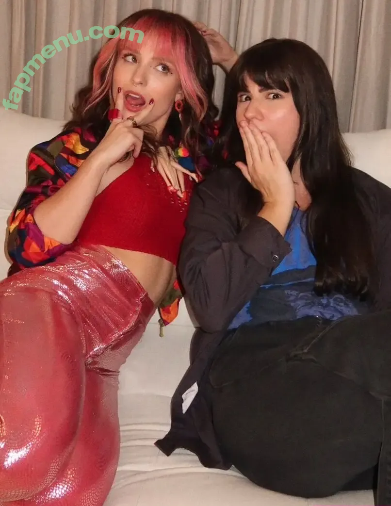 Larissa Manoela nude photo #1789 (larissamanoela)