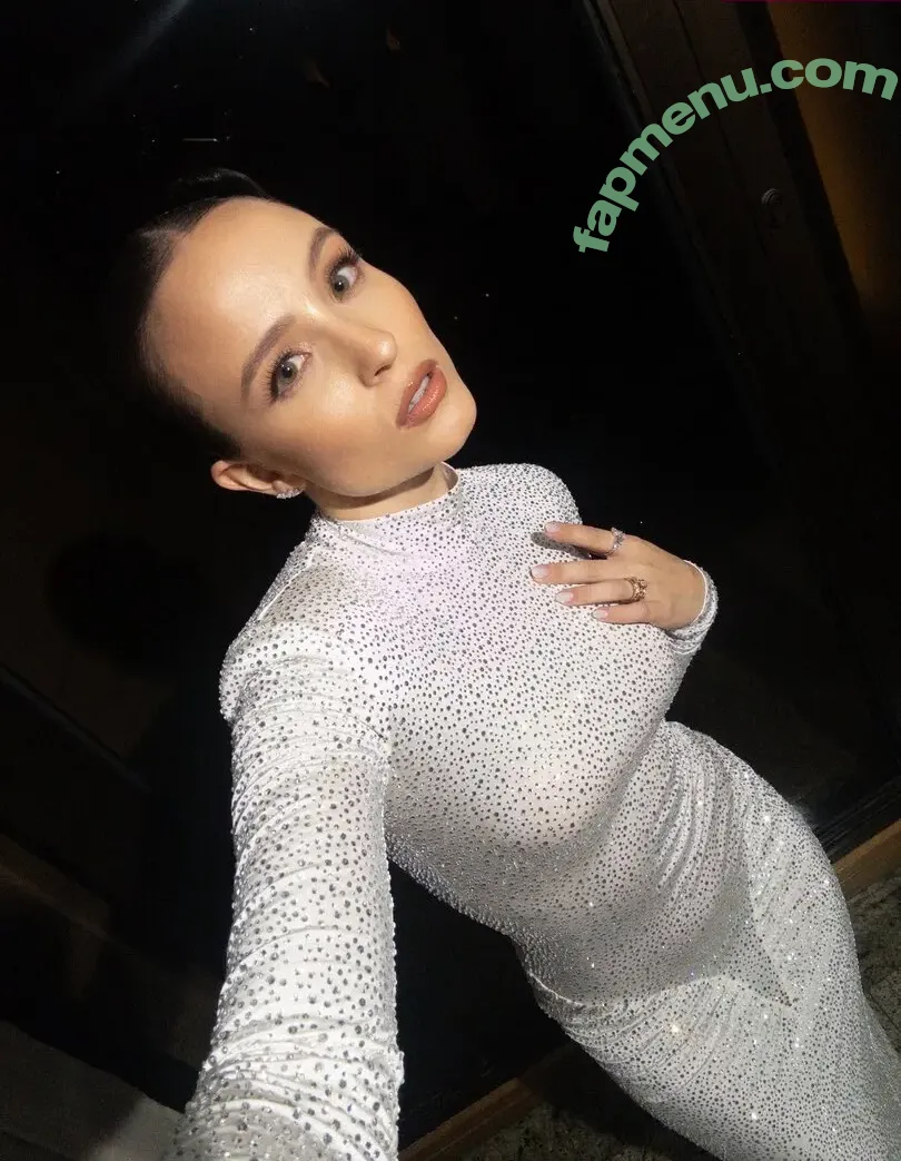 Larissa Manoela nude photo #1794 (larissamanoela)