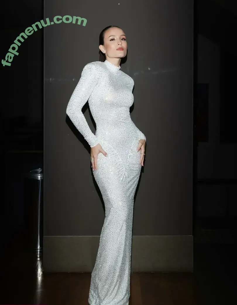 Larissa Manoela nude photo #1799 (larissamanoela)