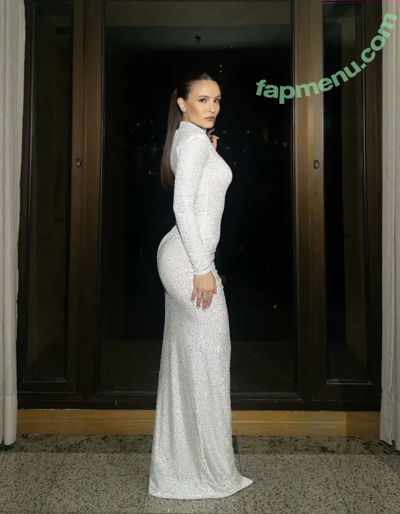 Larissa Manoela nude photo #1804 (larissamanoela)