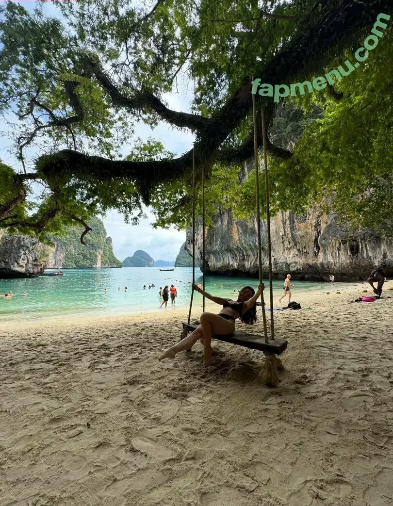 Larissa Manoela nude photo #1970 (larissamanoela)