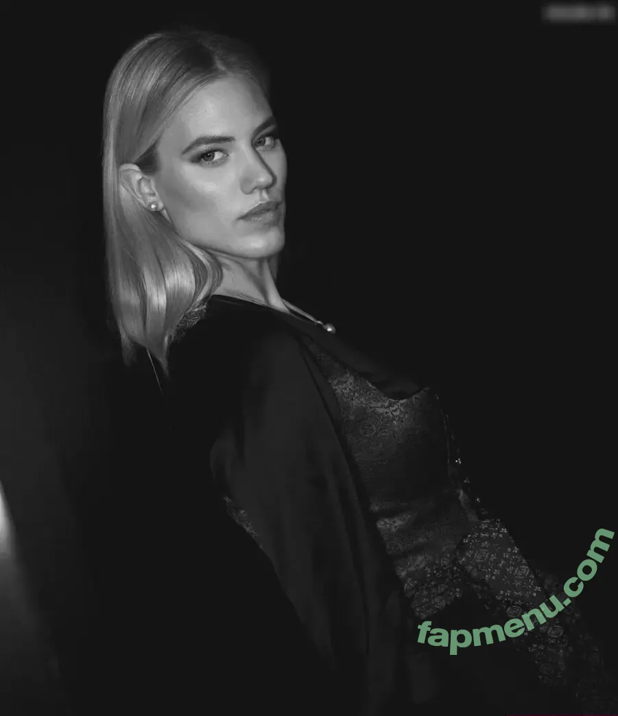 Larissa Marolt nude photo #0068 (larissa_marolt_official)