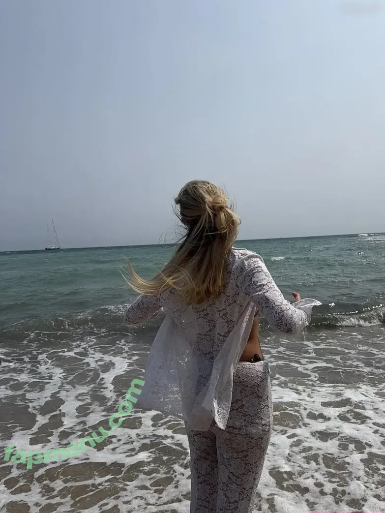 Larissa Neumann nude photo #0393 (tigerlariz)