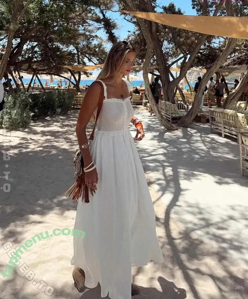 Larissa Neumann nude photo #0471 (tigerlariz)