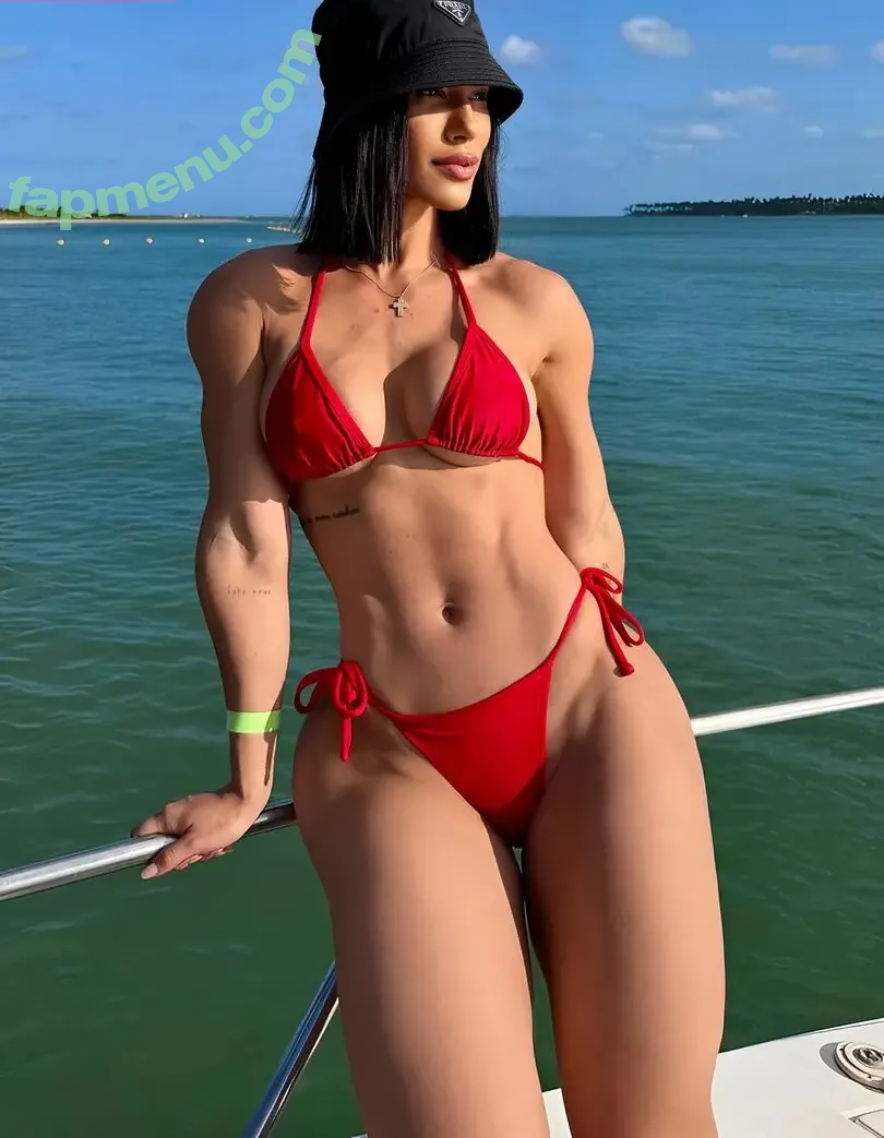 Larissa Tomásia nude photo #0202 (Larissa Tomasia / ex-bbb / larissatomasia)