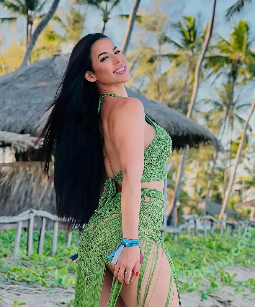 Larissa Tomásia nude photo #0208 (Larissa Tomasia / ex-bbb / larissatomasia)